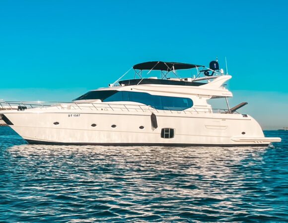 82ft Deluxe Yacht – 35 PAX